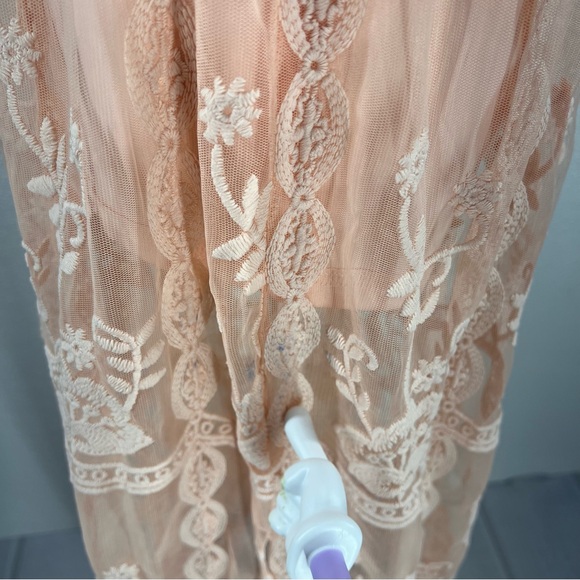 NWOT LACED CROCHET DRESS SIZE M - Picture 16 of 16